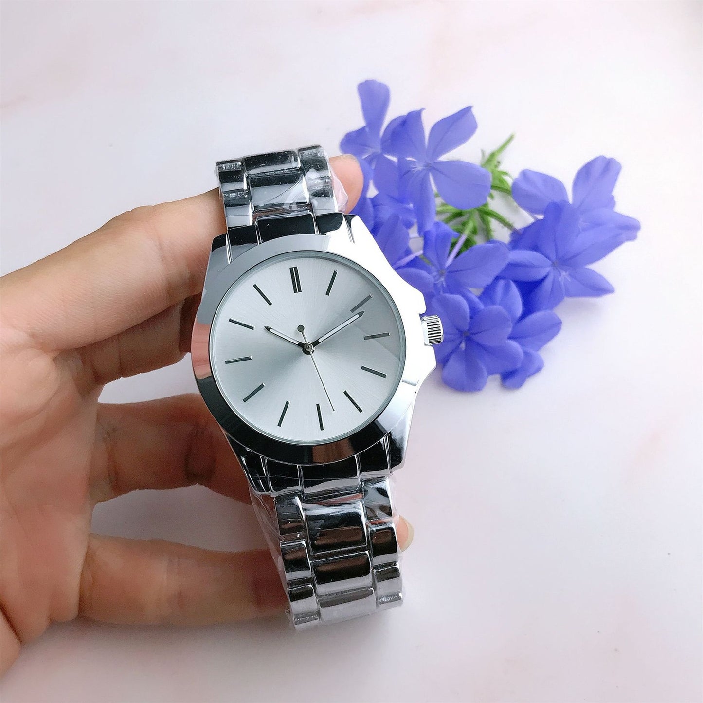 Casual Elegance And Creativity Quartz Wrist Watch Male And Female Matching Style Korean Simple