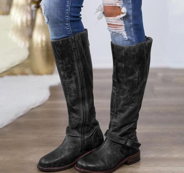 Introducing Bespoke Elegance—YourLi's Customized Women's Knight Boots, a perfect blend of style and individuality for a fashion-forward stride.