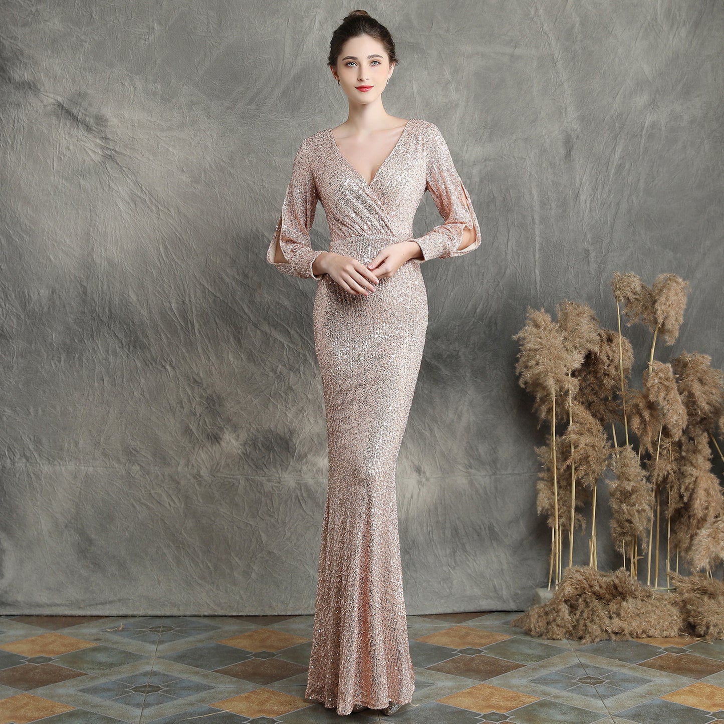 Sequined gas field fishtail evening dress