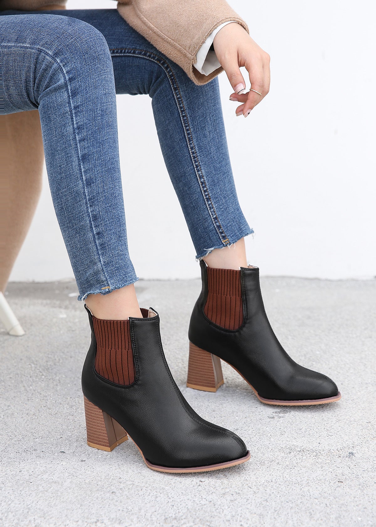 Women's elastic band boots