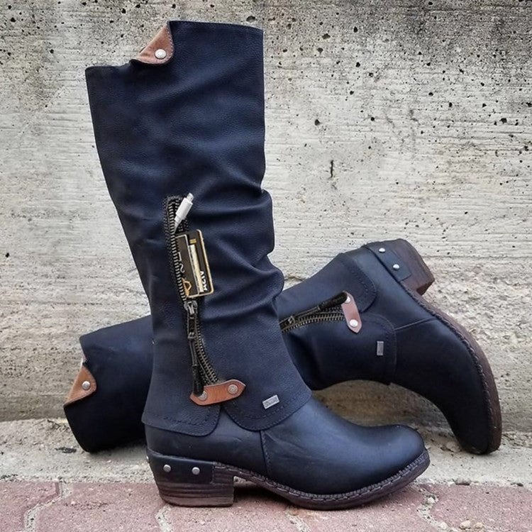 FemmeStride-Stiefel von DocStride – Entdecken Sie die perfekte Mischung aus Stil und Komfort mit unseren Damenstiefeln, die Ihren Look für jeden Anlass aufwerten.