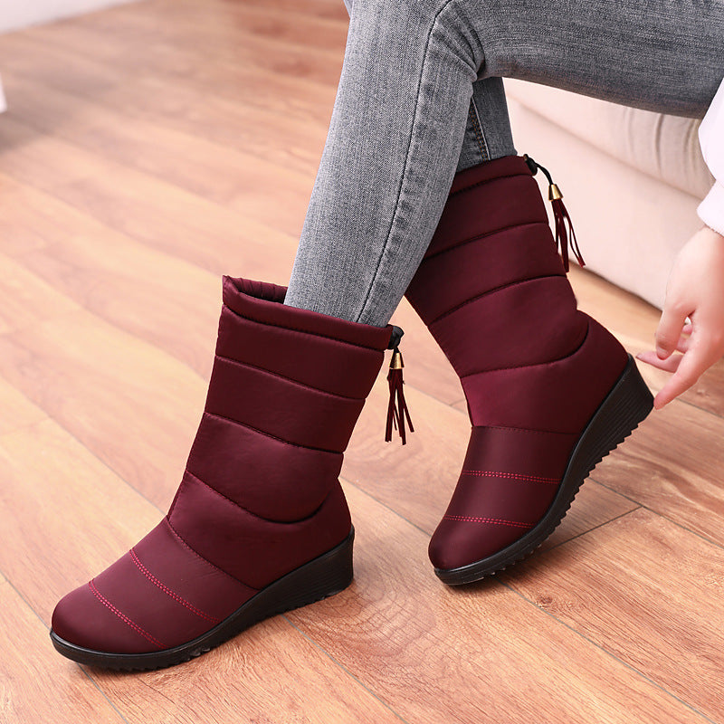 Warm mid-leg boots