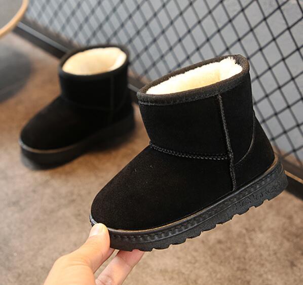 Keep little feet warm and happy with LunaWarm's Children's Snow Boots—combining comfort and style for winter adventures.