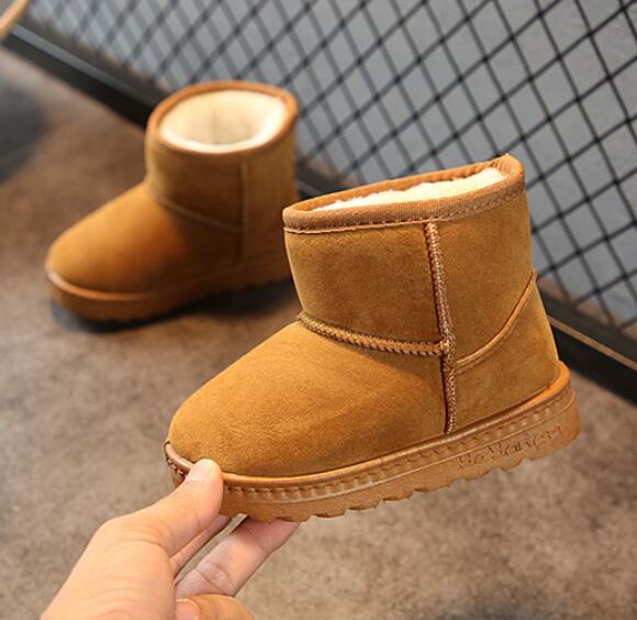 Keep little feet warm and happy with LunaWarm's Children's Snow Boots—combining comfort and style for winter adventures.