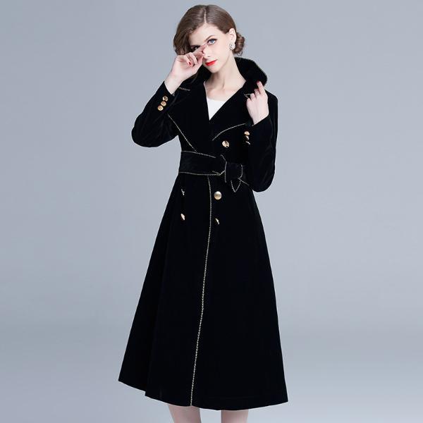 LondonElegance: Langer Trenchcoat im britischen Stil für einen klassischen und stilvollen Look.