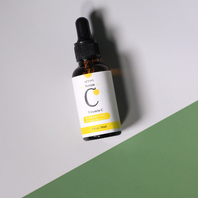 Vitamin C serum moisturizing and hydrating