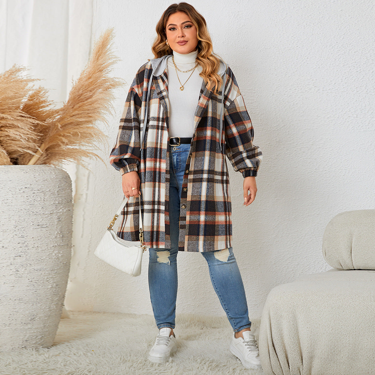 Plaid Lady: Neuer mittellanger Kapuzenmantel für Damen in großen Größen für Herbst und Winter mit Stil.