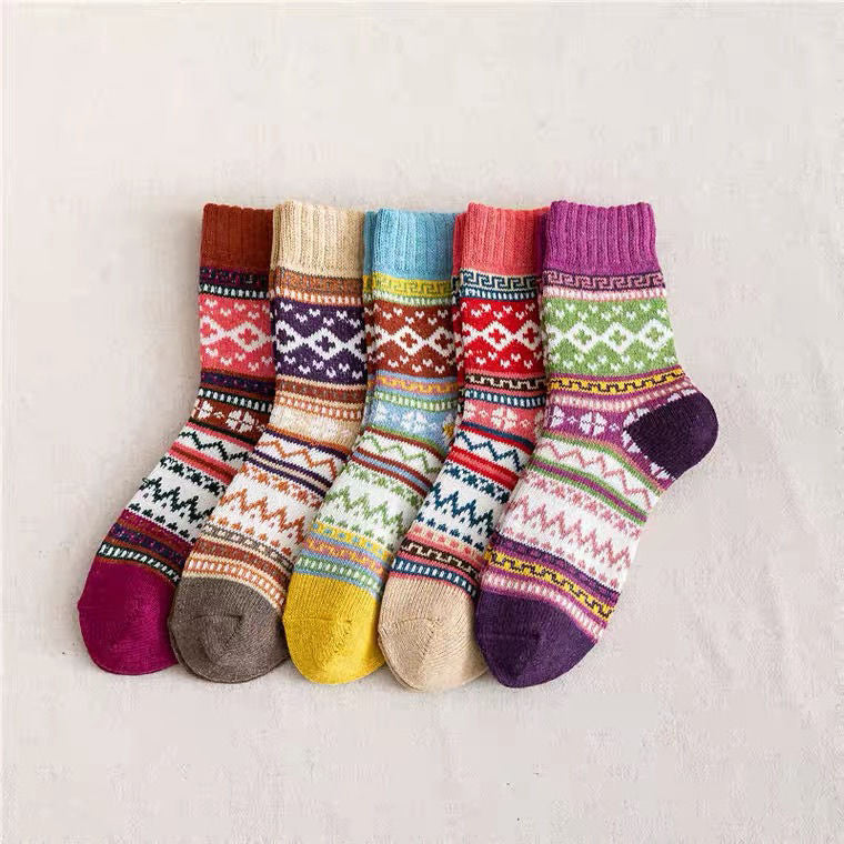 Personalisierte gestrickte Wollgarnsocken für Damenmode