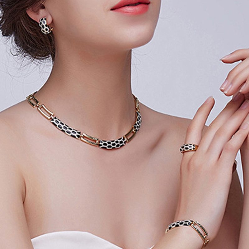 Neues Diamant-Ohrring-Halsketten-Set im koreanischen Stil