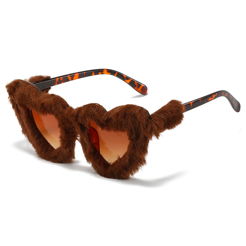 Love Plush With Diamond Street Style Sunglasses For Women