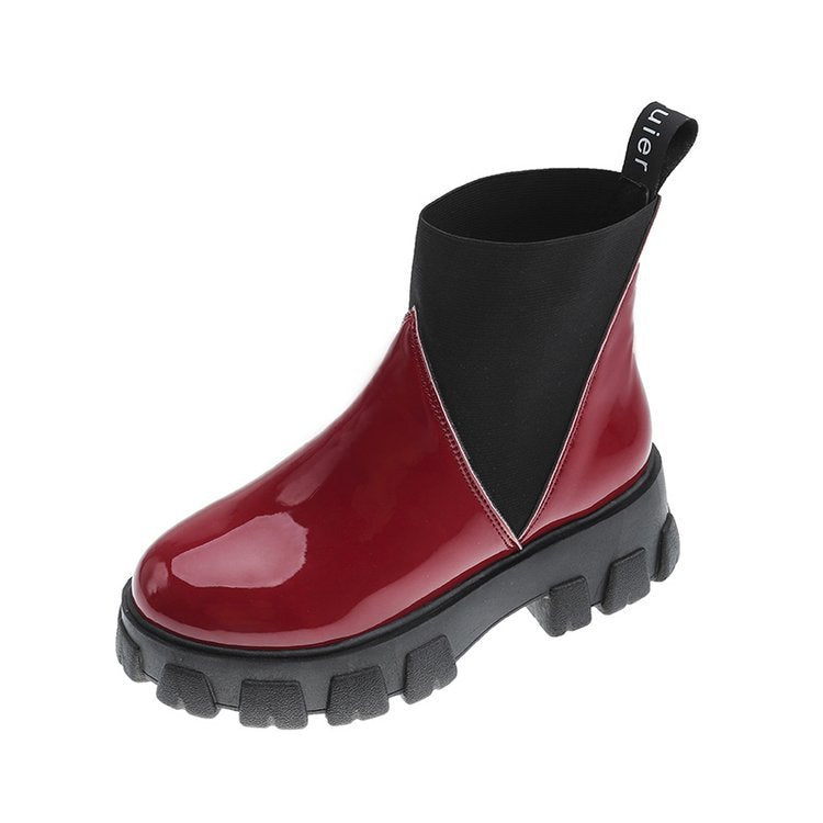 BritRise Plateaustiefel von DocStride – Kombinieren Sie britischen Stil mit modernem Flair in unseren Plateaustiefeln, perfekt, um jedem Outfit Größe und Eleganz zu verleihen.