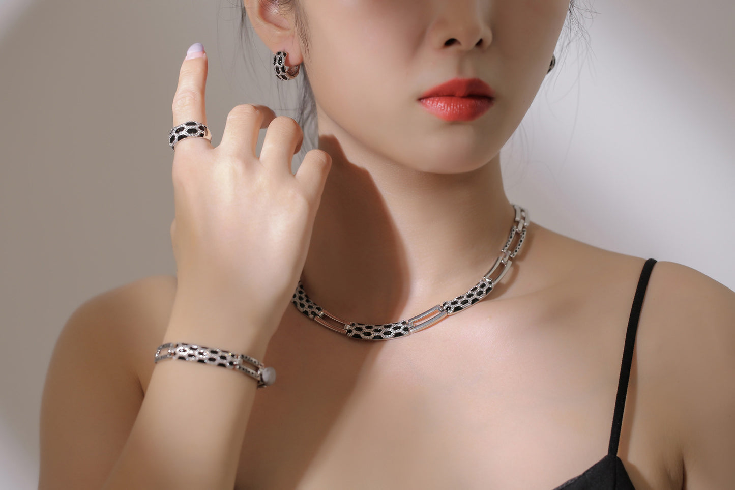 Neues Diamant-Ohrring-Halsketten-Set im koreanischen Stil