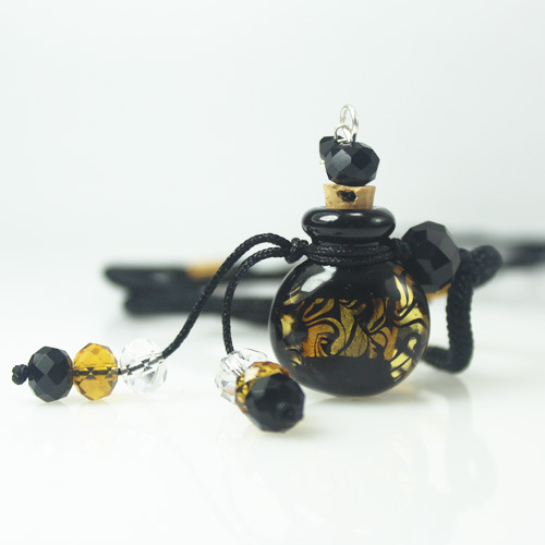 Essence Elysium: Perfume Necklace