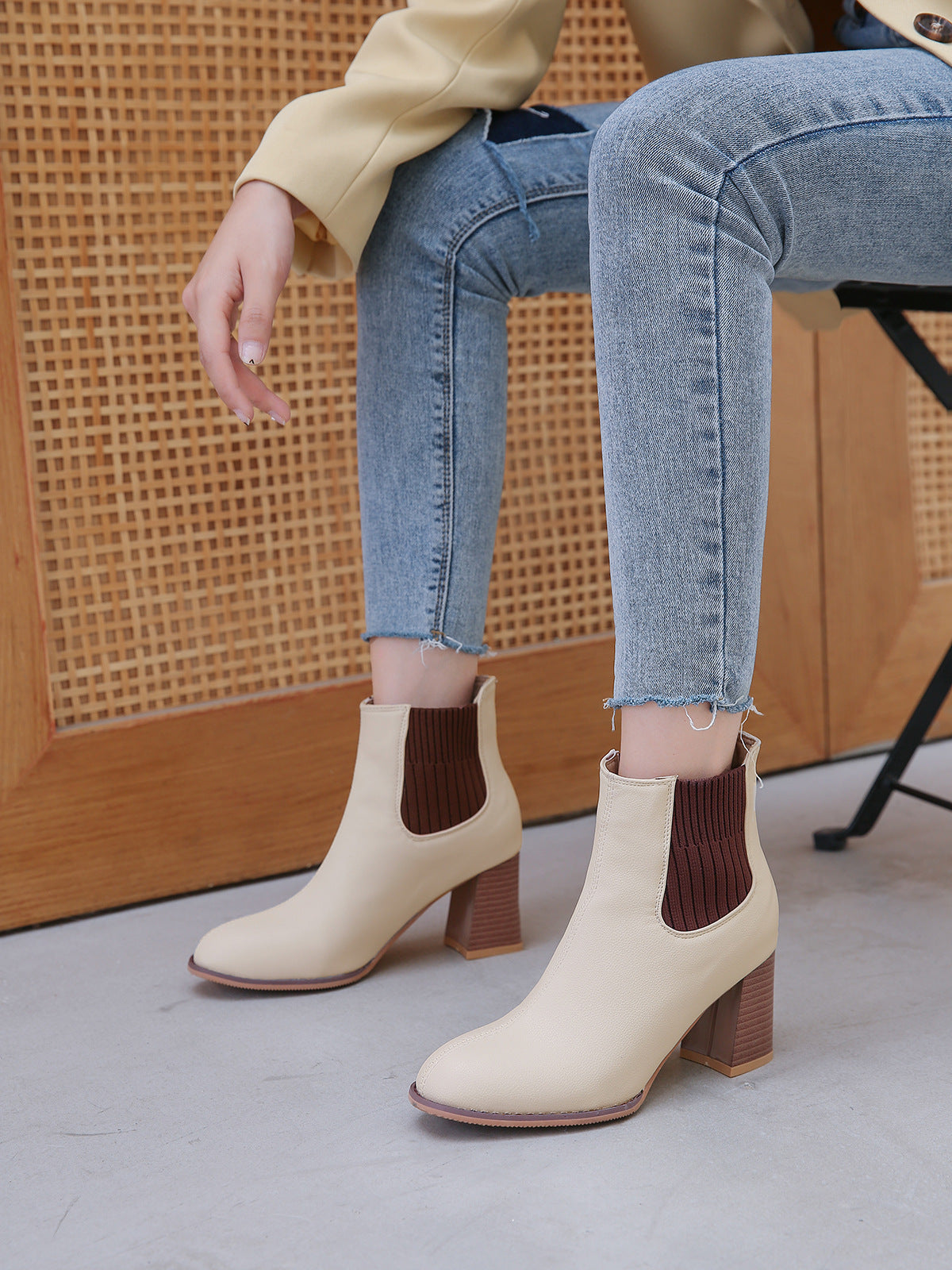 Women's elastic band boots