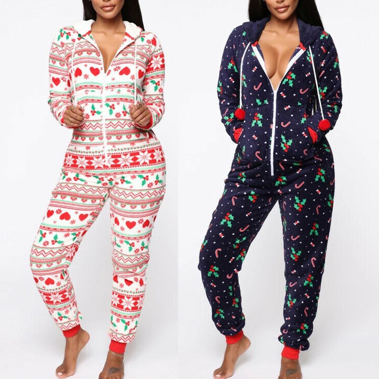 FestiveDreams: Hooded Christmas pajamas set for cozy women's nightwear.