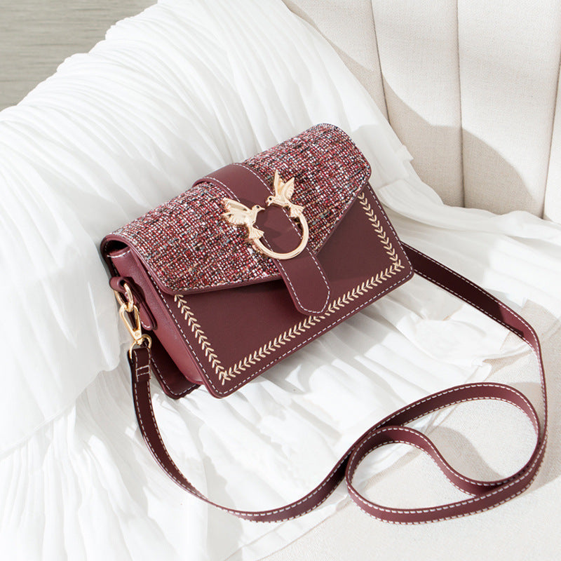 LuxeAura Handbags: Ladies Autumn and Winter Shoulder Bag, your stylish companion for the season.