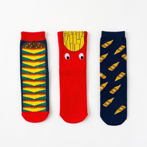 Whimsical Delights: Set aus drei bedruckten Baumwollsocken für Damen – verspielter Komfort für Ihren Alltagsstil