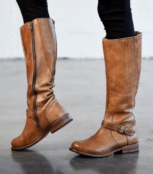 Introducing Bespoke Elegance—YourLi's Customized Women's Knight Boots, a perfect blend of style and individuality for a fashion-forward stride.