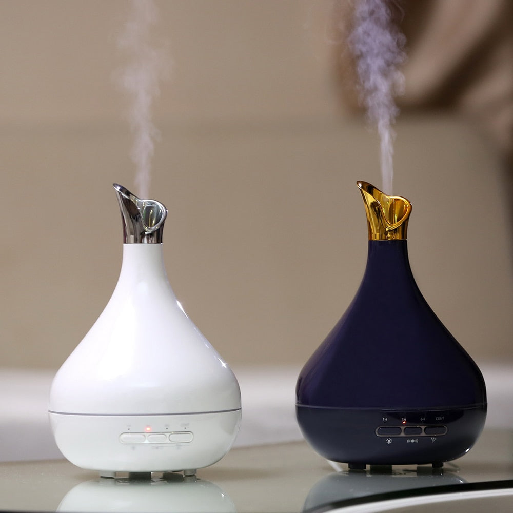 Diffusor für ätherische Öle aus blauem und weißem Porzellan, 300 ml, Luftbefeuchter, Aromadiffusor mit 7-farbigem LED-Licht, Aromatherapie-Nebelmaschine 