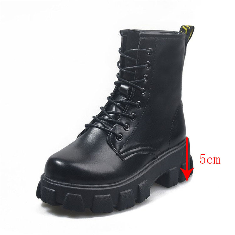 BritSole-Stiefel für Damen von DocStride – Erleben Sie zeitlosen britischen Stil mit diesen Stiefeln mit einer dicken Sohle für zusätzliches Flair.