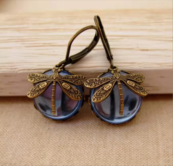 Fashion Retro Small Dragonfly Pattern Earrings