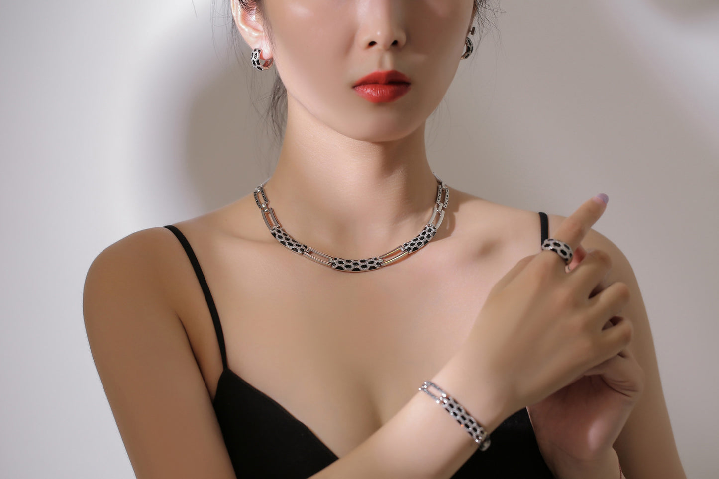 Neues Diamant-Ohrring-Halsketten-Set im koreanischen Stil