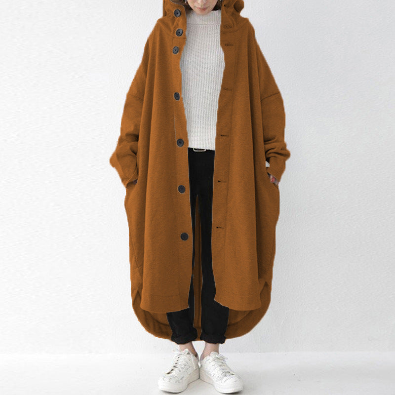 Trendy Charm: Modischer Trenchcoat der besonderen Art für die Damenbekleidung.