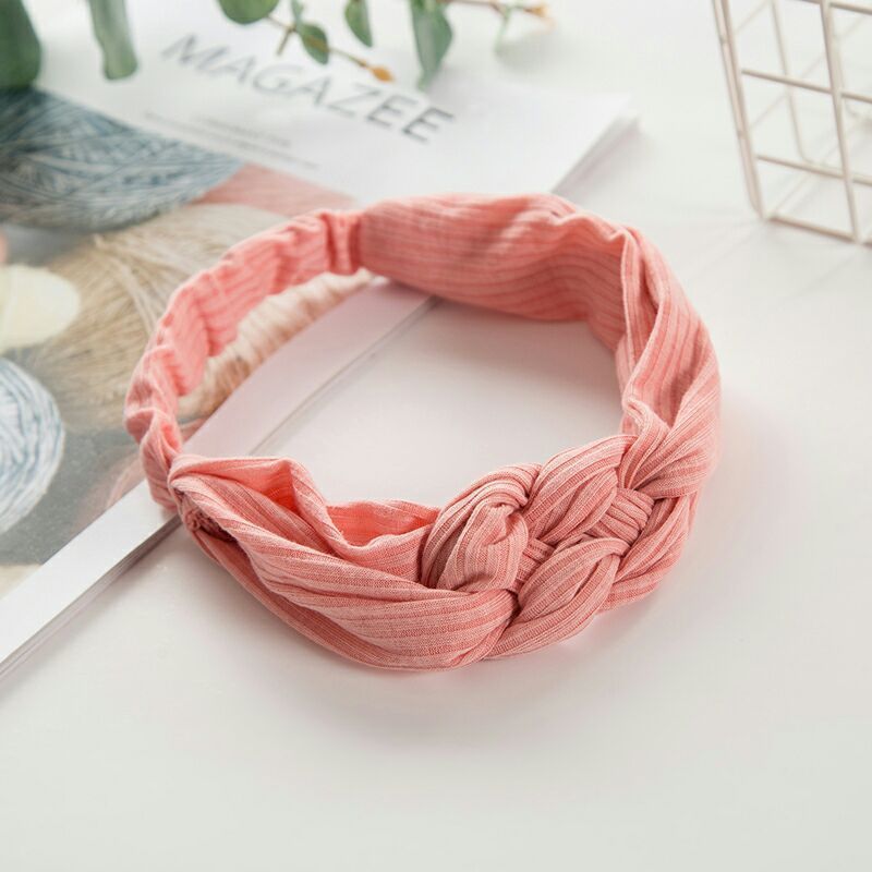 Knitted Chinese knot hair band