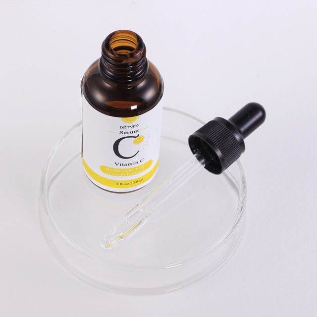 Vitamin C serum moisturizing and hydrating