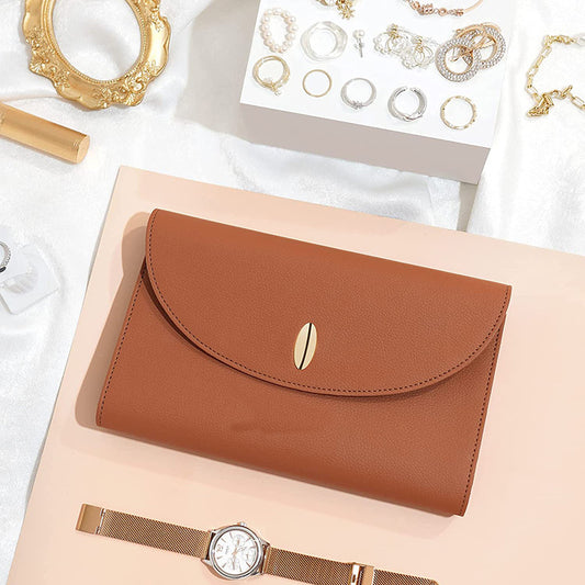 LunaLuxe: Your portable, roll-able Leather Jewelry Bag. Store your treasures stylishly on the go.