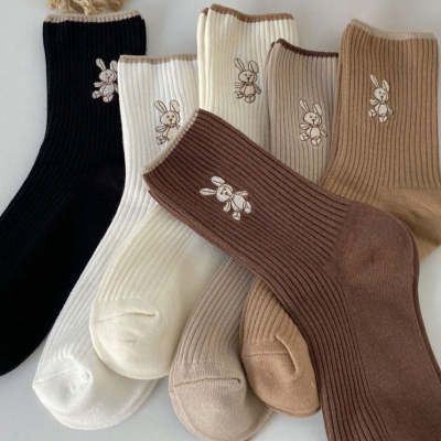 Herbst und Winter Neue japanische Baumwollsocken mittlerer Größe