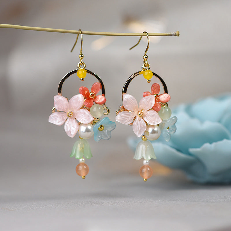 Antique Style Earrings Paired With Cheongsam Retro