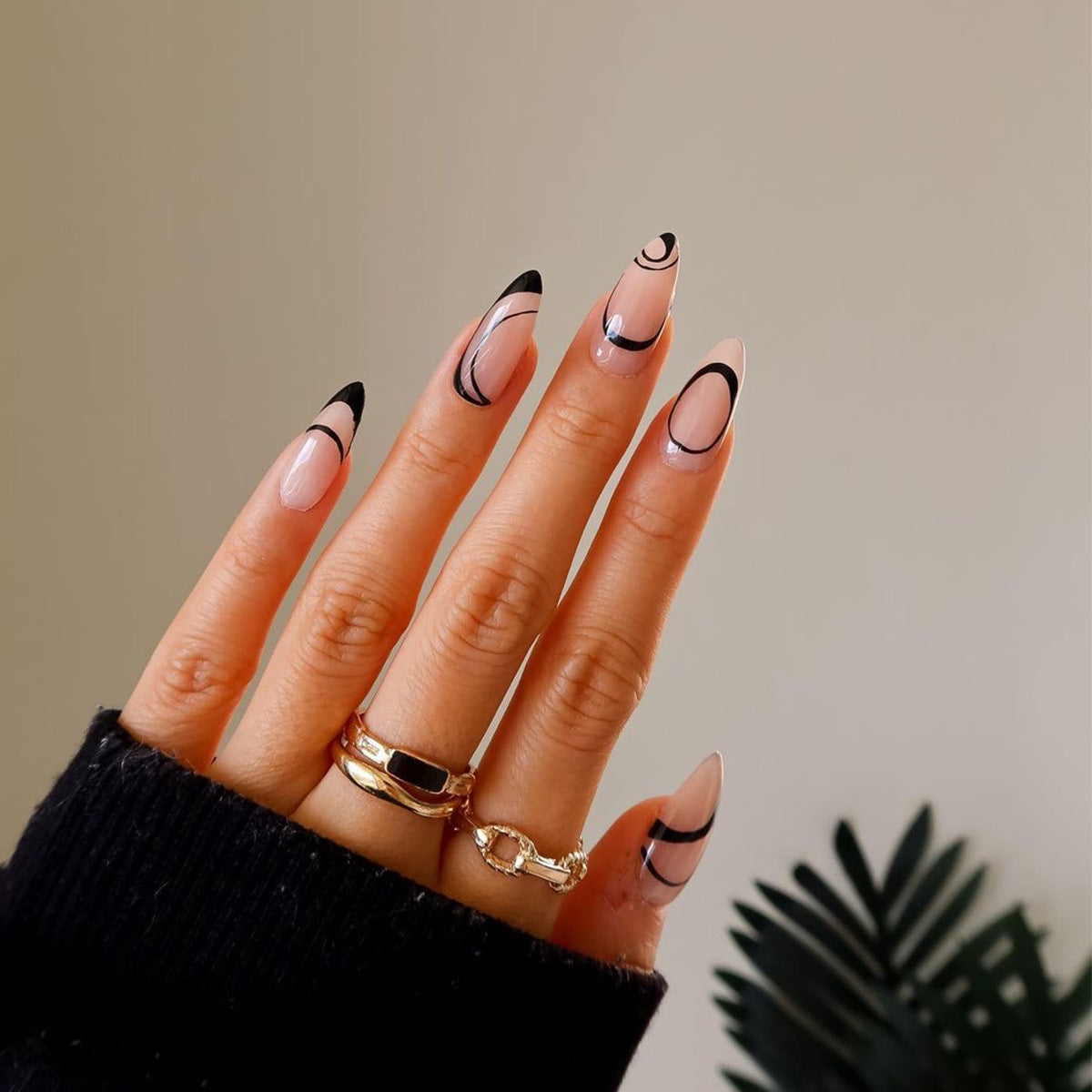 Nordic Wind Wears A Simple Nail Patch Line