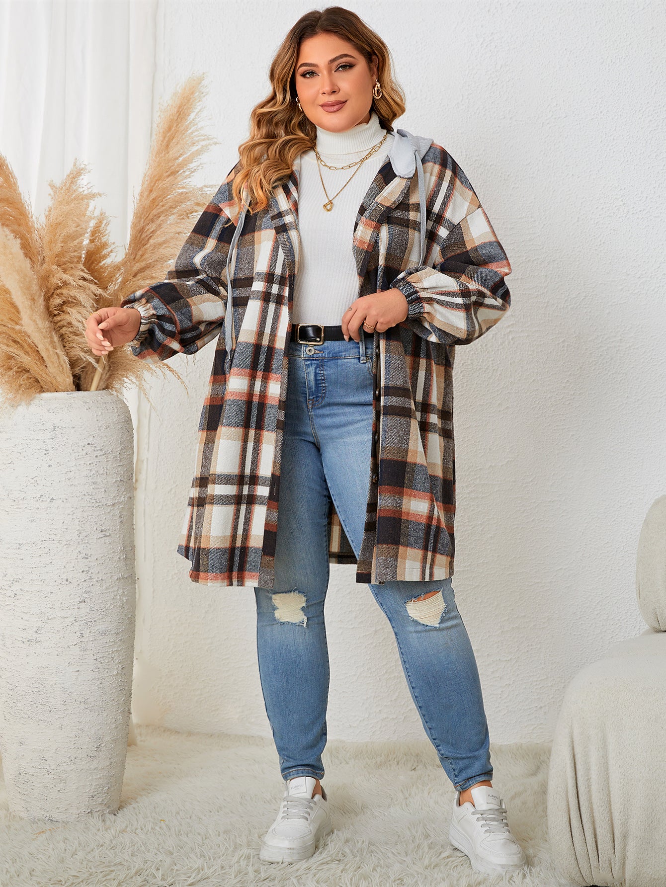 Plaid Lady: Neuer mittellanger Kapuzenmantel für Damen in großen Größen für Herbst und Winter mit Stil.