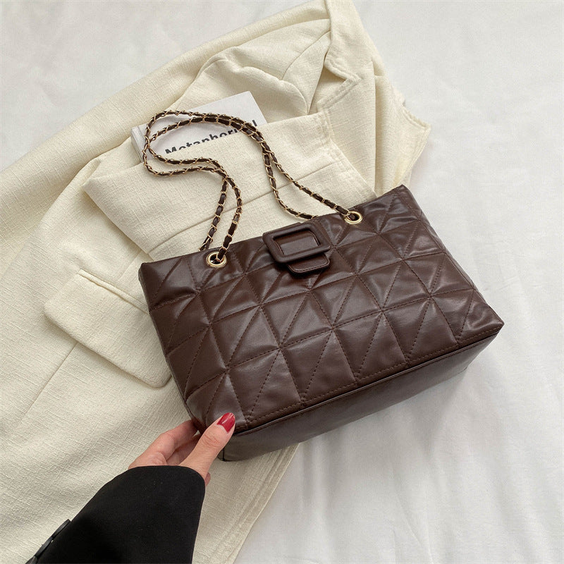 LuxeAura: The Chic Rhombus Bag, a trendy and sophisticated accessory for women on the go.