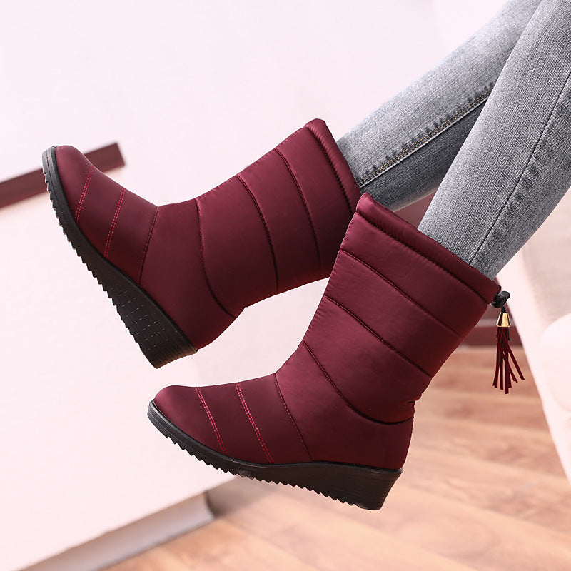 Warm mid-leg boots