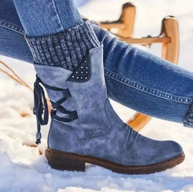 CozyLace-Winterstiefel von DocStride – Bleiben Sie warm und sehen Sie schick aus mit diesen Stiefeln mit Schnürung hinten, die Sie in den kälteren Monaten kuschelig warm und modisch halten.