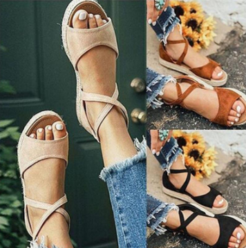 Moderne Sommersandalen im BOHO-Stil