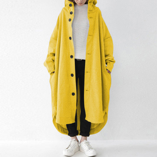 Trendy Charm: Modischer Trenchcoat der besonderen Art für die Damenbekleidung.