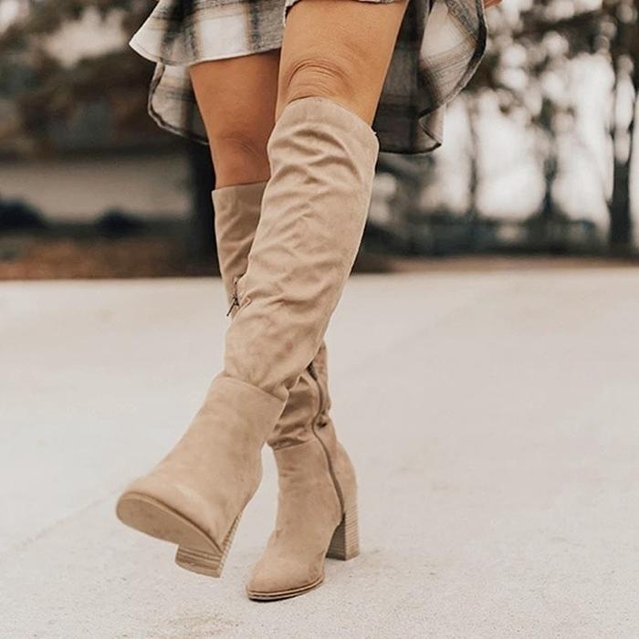 Step back in time with LunaVintage's Block Heel Retro High Boots—where timeless style meets modern comfort for a chic revival.