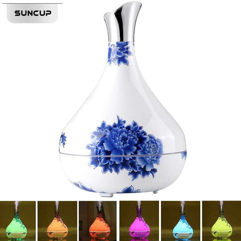 Diffusor für ätherische Öle aus blauem und weißem Porzellan, 300 ml, Luftbefeuchter, Aromadiffusor mit 7-farbigem LED-Licht, Aromatherapie-Nebelmaschine 