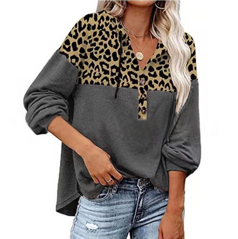 LeopardLuxe: Damen-Hoodie für Herbst/Winter mit Patchwork im Leopardenmuster und lockeren, lässigen langen Ärmeln für schicken Tragekomfort.