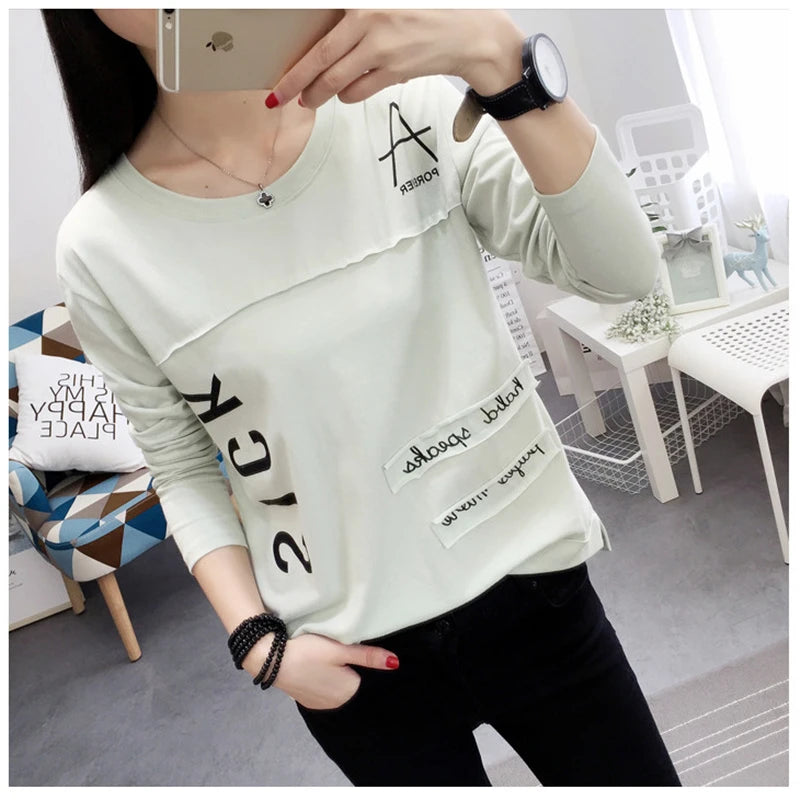 Kawaii Letter Tee: 2024 Spring-Autumn Long Sleeve T-shirt, Fashionably Printed for Casual Chic. Perfect for students.