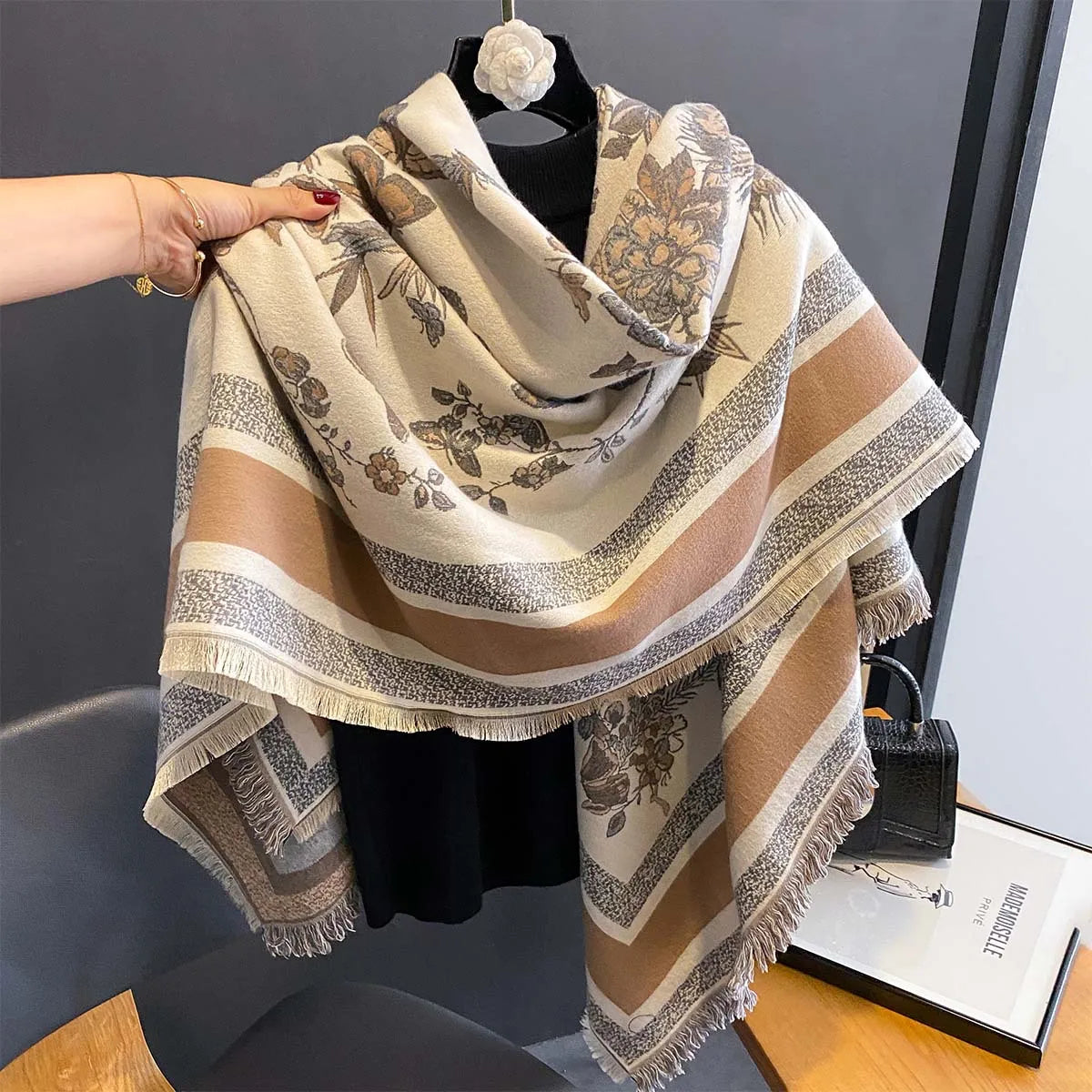 Fashion Pashmina Blanket Bandana Lady Long Scarves Luxury Women Cashmere Floral Pattern Thick Winter Warm Scarf Big Shawl