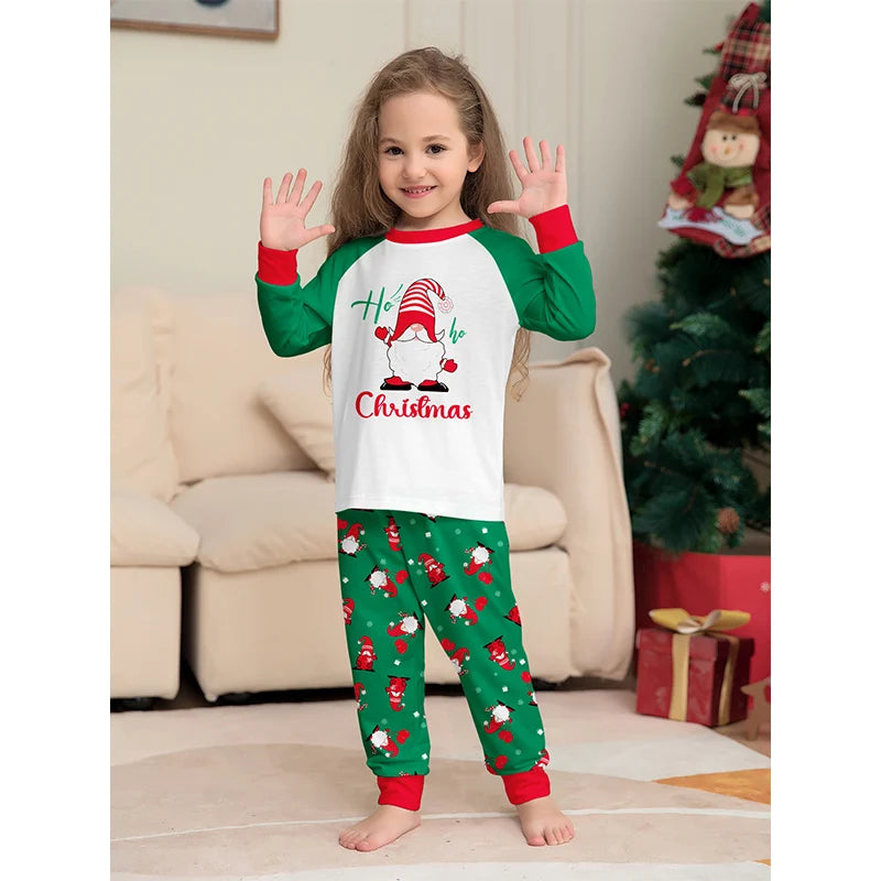 2025 Family Matching Outfits Green Christmas Pajamas Set Father Mother Daughter Son Pyjamas Aldult Kids Xmas Family Clothing