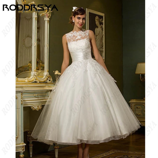 RODDRSYA Vintage Princess Wedding Dress For Women Tulle Classic A-Line Short Bride Party Applique Button Bridal Gown Boat Neck