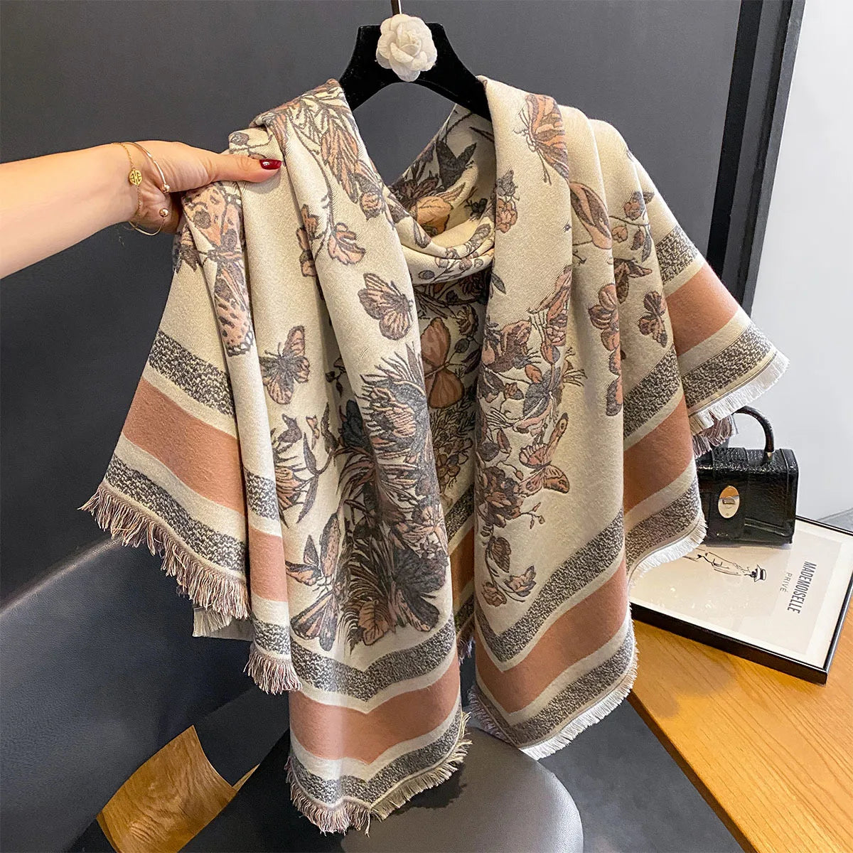 Fashion Pashmina Blanket Bandana Lady Long Scarves Luxury Women Cashmere Floral Pattern Thick Winter Warm Scarf Big Shawl