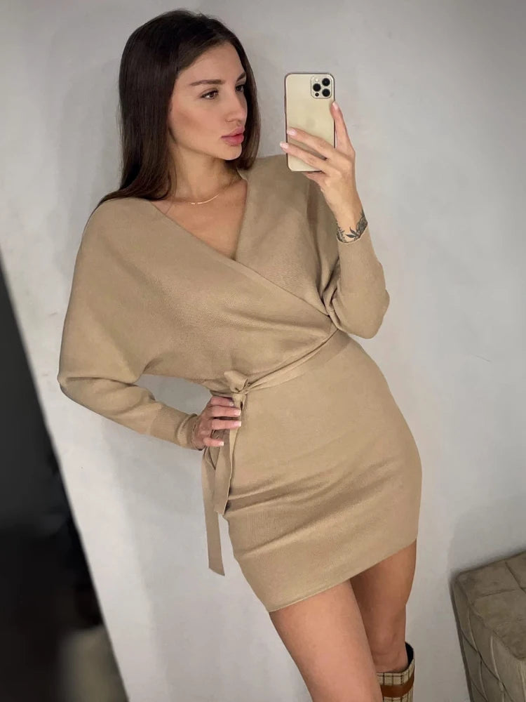 YuooMuoo Herbst Winter Frauen Gestrickte Pullover Kleid 2022 Neue Koreanische Lange Batwing Sleeve V-ausschnitt Elegante Kleid Damen Verband Kleid