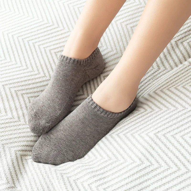 Autumn Winter Casual Boat Socks Women'S Solid Color Thick Invisible Low Cut Socks for Women Silicone Non-Slip Warm Cotton Socks