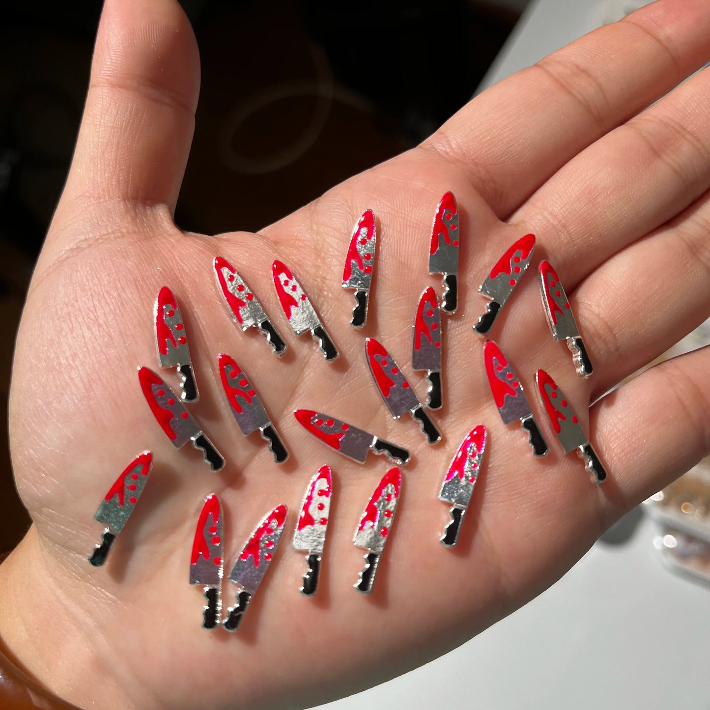 10Pcs Halloween Fake Weapon with Blood Nail Charms Bloody Horror Metal Nail Art Decorations Manicure Accessories Punk Jewelry *&